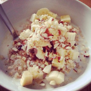 Date and banana porridge