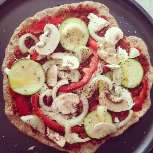 Healthy wholemeal veggie pizza