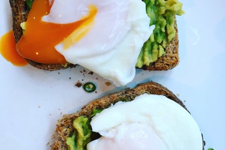 Healthy avocado toast with poached eggs recipe