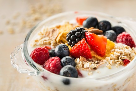 Porridge topped with fruit