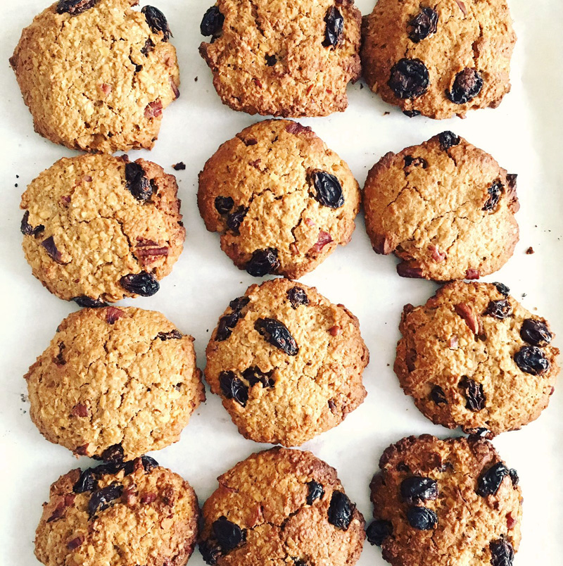 Oat and raisin cookies recipe