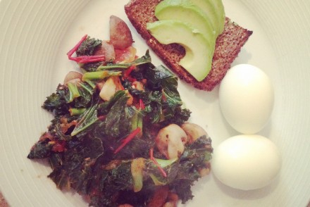 Kale, mushroom and tomato breakfast stir-fry